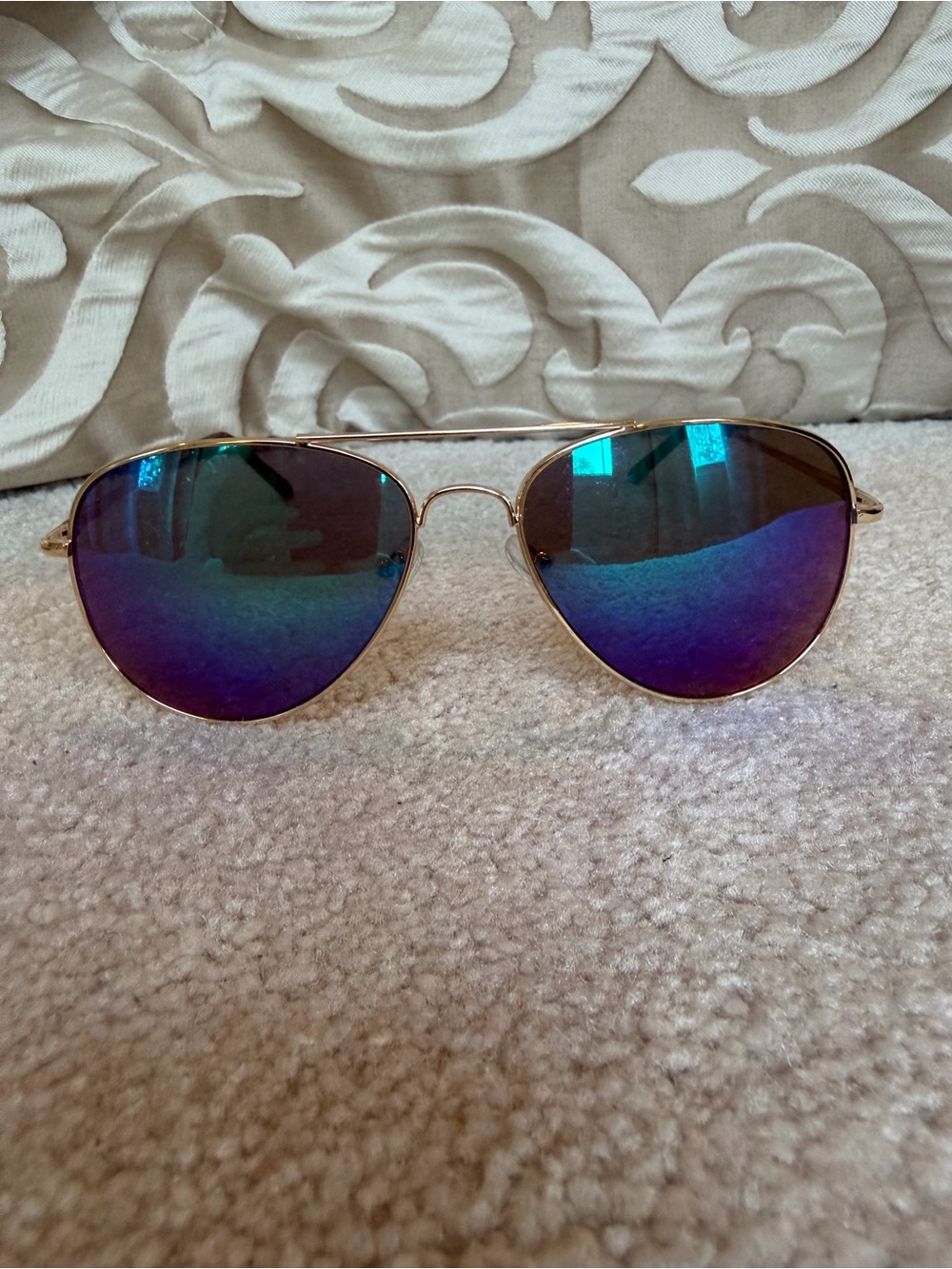 Classic Gold Aviator Sunglasses with Blue/Purple Mirror Lenses